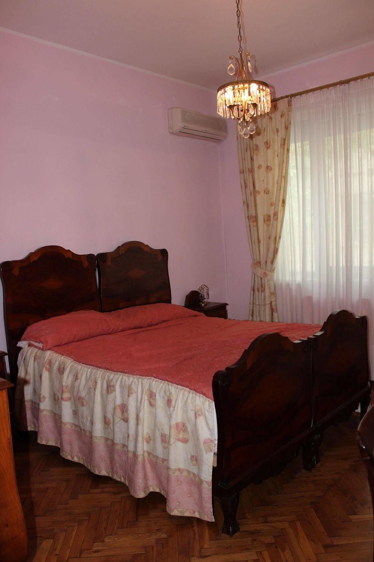 Casa Ferrari Bed & Breakfast София Экстерьер фото